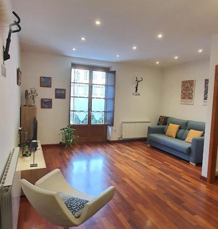 El Mussol De La Vila Camprodon, Balconets Amb Vistes A La Placa Zewnętrze zdjęcie