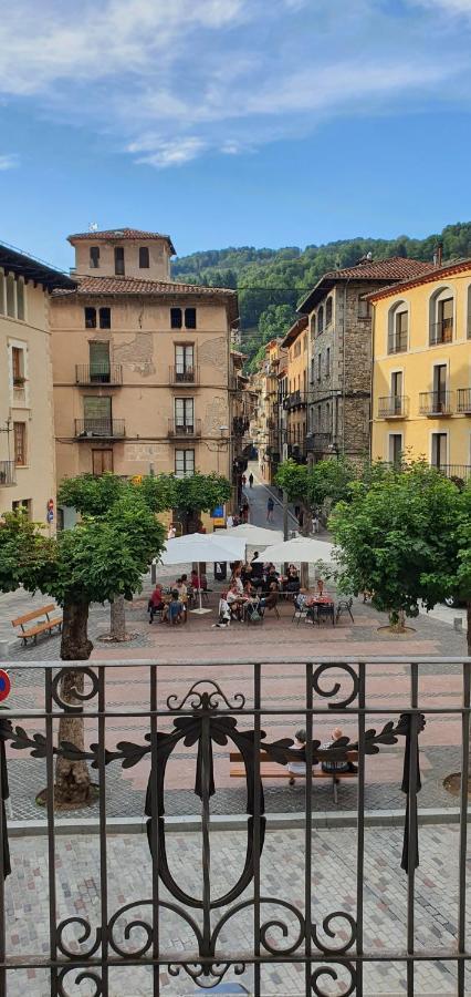 El Mussol De La Vila Camprodon, Balconets Amb Vistes A La Placa Zewnętrze zdjęcie