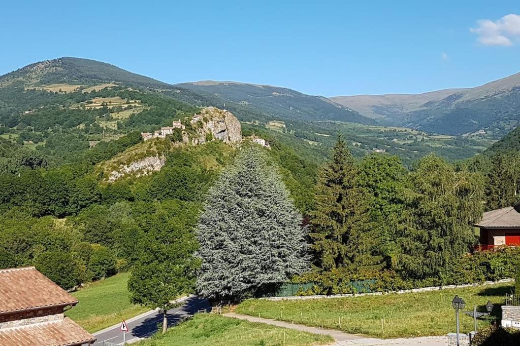 El Mussol De La Vila Camprodon, Balconets Amb Vistes A La Placa Zewnętrze zdjęcie